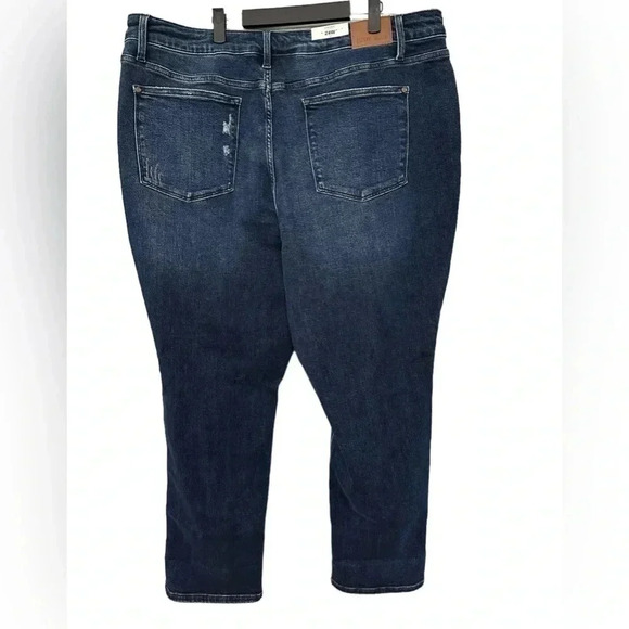 NWT Judy Blue Mid Rise Boyfriend Fit Jeans Size 24W With Flannel Patch - Picture 6 of 7